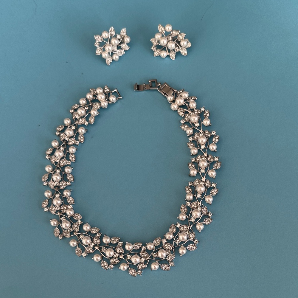 Elegant Silver and Pearl Jewelry Set.Wedding!